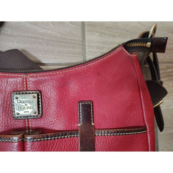 Vintage Dooney & Bourke Red Pebbled Leather Purse Shoulder Bag Zip Front Pockets - Picture 5 of 8